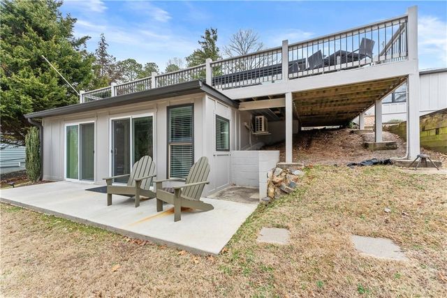 6052 Seminole Drive, Flowery Branch, GA 30542