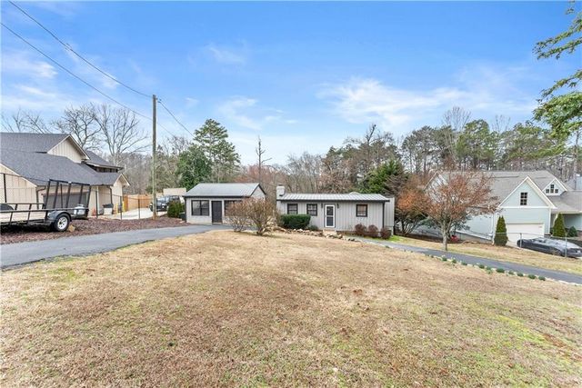6052 Seminole Drive, Flowery Branch, GA 30542