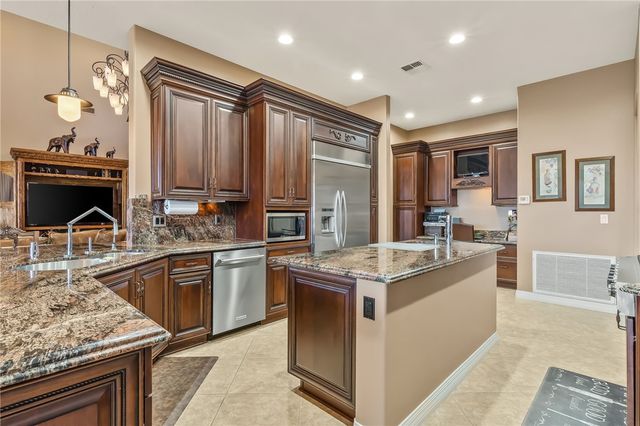 6114 S Los Lagos Circle, Fort Mohave, AZ 86426