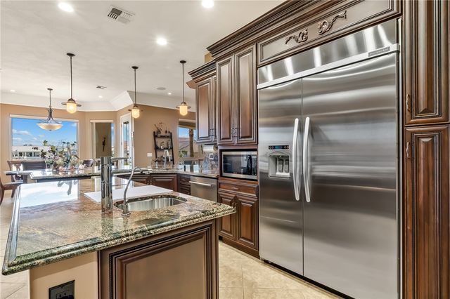 6114 S Los Lagos Circle, Fort Mohave, AZ 86426