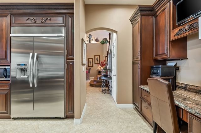 6114 S Los Lagos Circle, Fort Mohave, AZ 86426