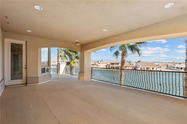 6114 S Los Lagos Circle, Fort Mohave, AZ 86426