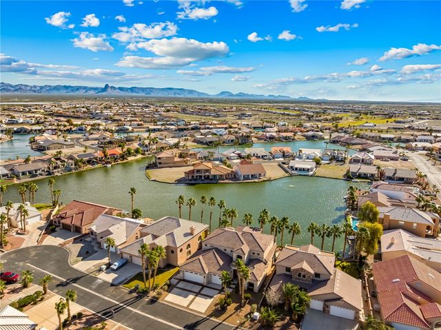 6114 S Los Lagos Circle, Fort Mohave, AZ 86426