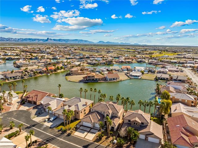 6114 S Los Lagos Circle, Fort Mohave, AZ 86426