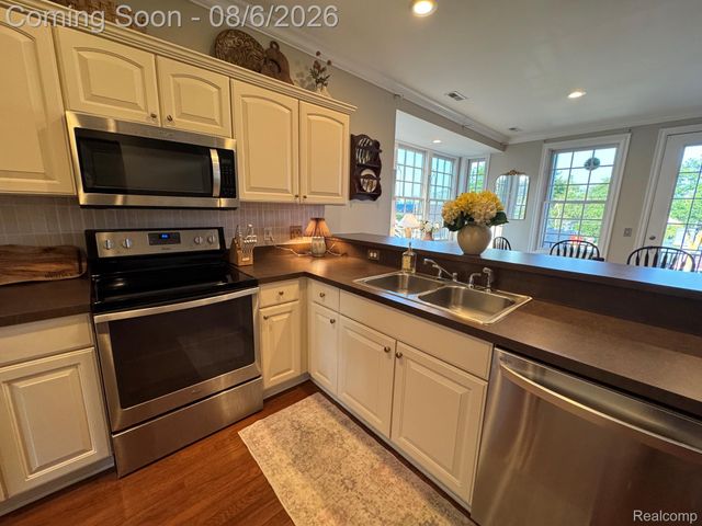 149 Paton Way 23, Romeo Village, MI 48065