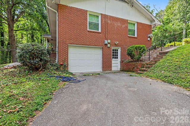 100 Malvern Court, Winston Salem, NC 27106