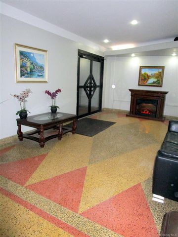 585 McLean Avenue 6D, Yonkers, NY 10705