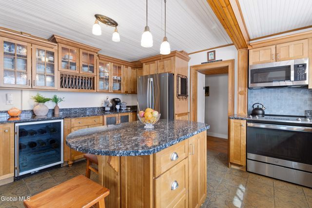 797 Western Road, Schodack, NY 12033