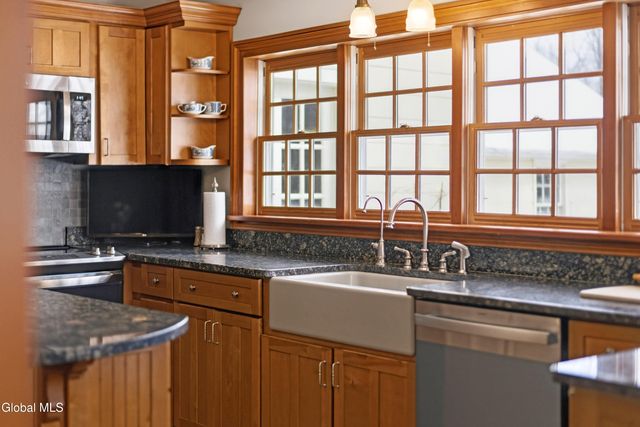 797 Western Road, Schodack, NY 12033