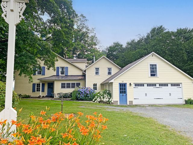797 Western Road, Schodack, NY 12033