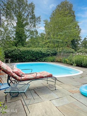 797 Western Road, Schodack, NY 12033