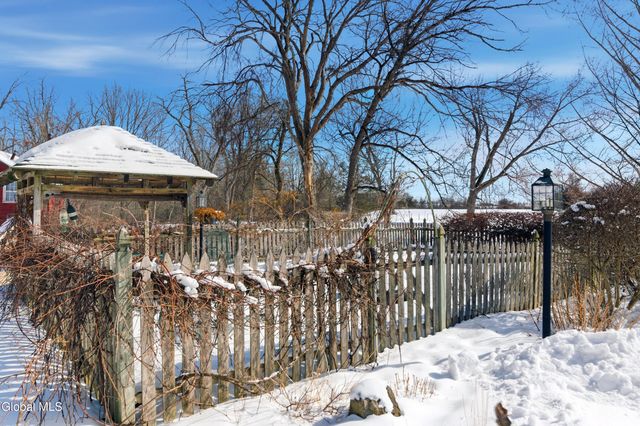 797 Western Road, Schodack, NY 12033