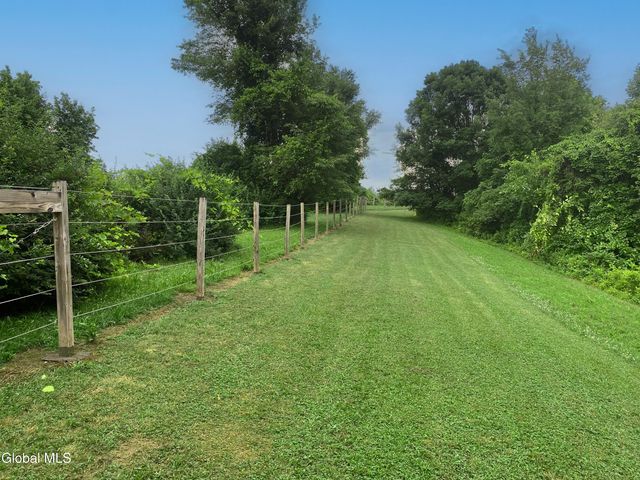 797 Western Road, Schodack, NY 12033