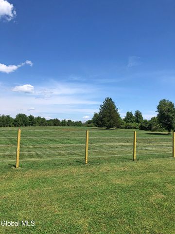 797 Western Road, Schodack, NY 12033