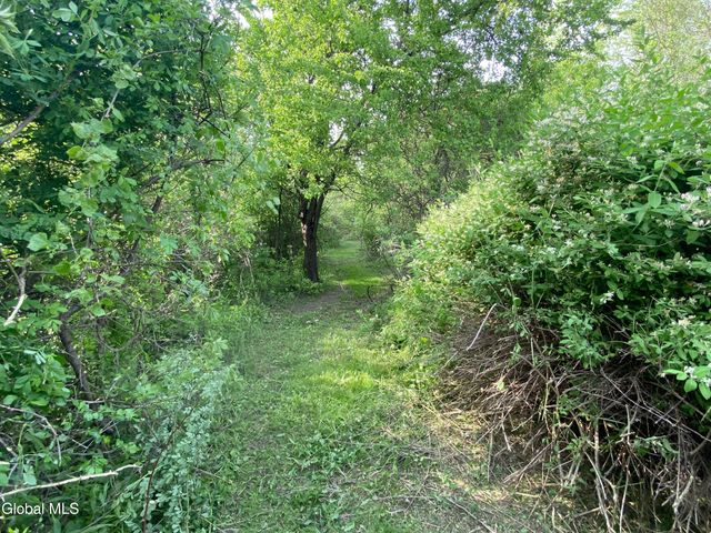 797 Western Road, Schodack, NY 12033