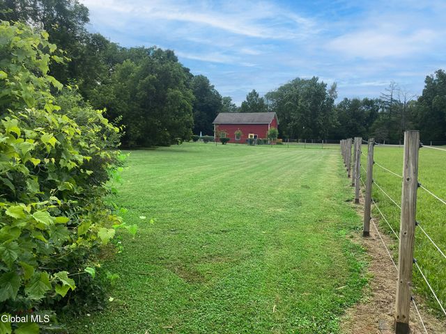 797 Western Road, Schodack, NY 12033