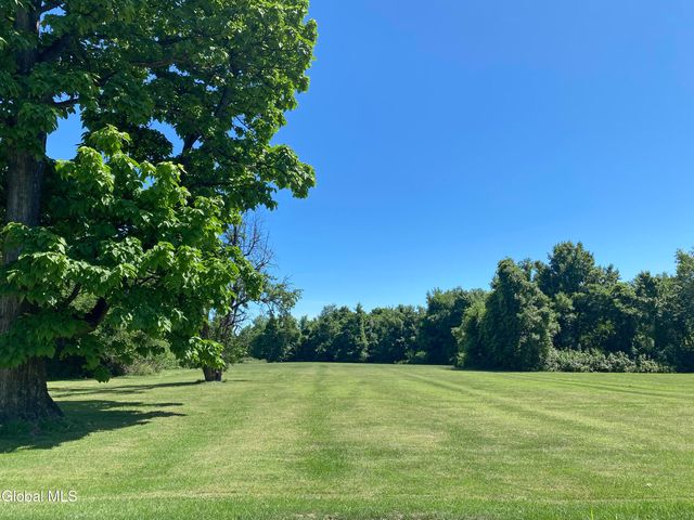 797 Western Road, Schodack, NY 12033