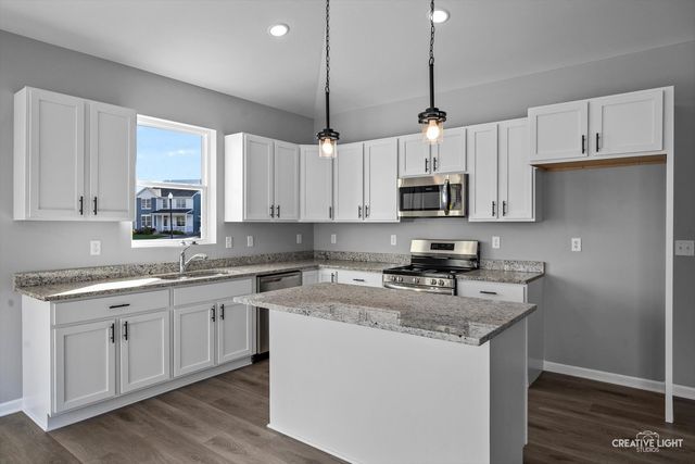 104 Boeing Trail, Poplar Grove, IL 61065