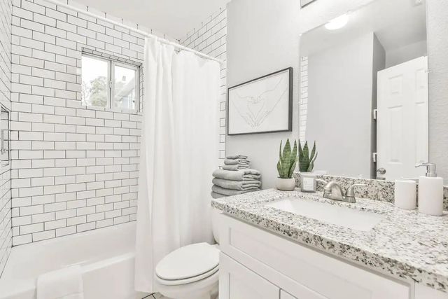 1212 Hamblen Street, Houston, TX 77009