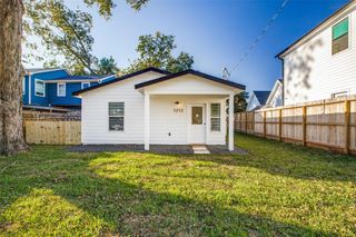 1212 Hamblen Street, Houston, TX 77009