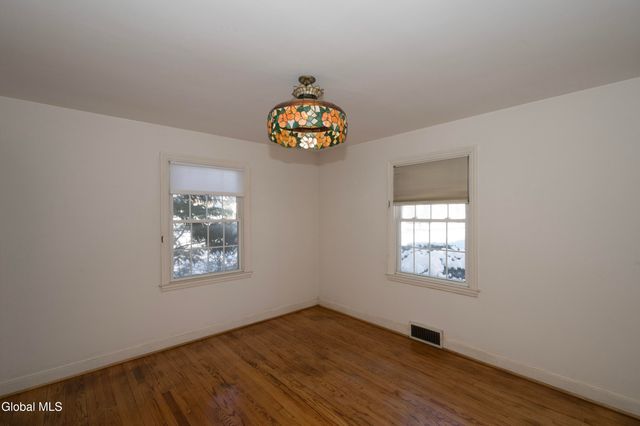 1152 Van Curler Avenue, Schenectady, NY 12308