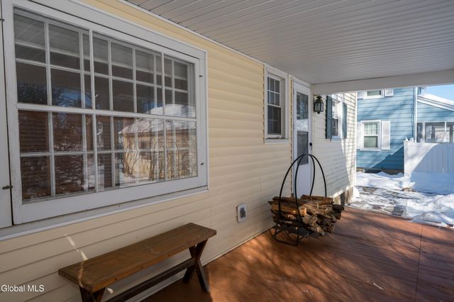 1152 Van Curler Avenue, Schenectady, NY 12308