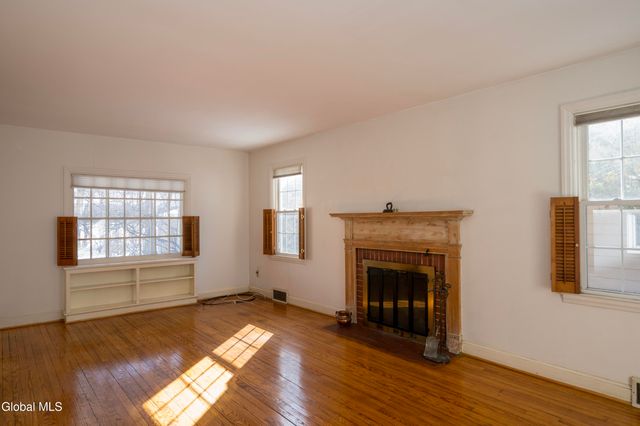 1152 Van Curler Avenue, Schenectady, NY 12308