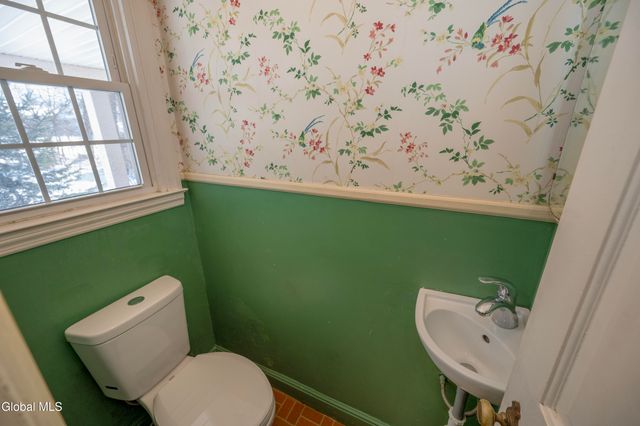 1152 Van Curler Avenue, Schenectady, NY 12308