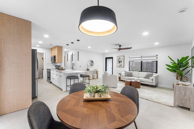 608 SE 2nd Avenue, Delray Beach, FL 33483