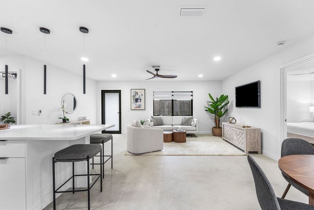 608 SE 2nd Avenue, Delray Beach, FL 33483