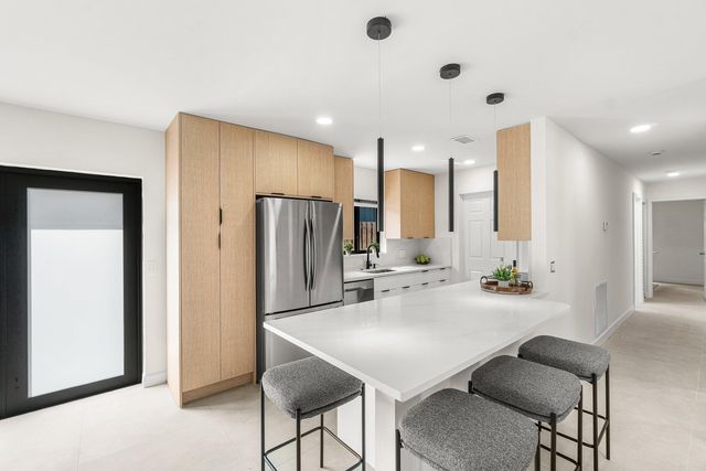 608 SE 2nd Avenue, Delray Beach, FL 33483