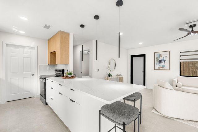 608 SE 2nd Avenue, Delray Beach, FL 33483