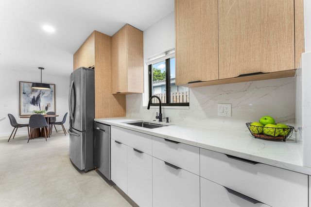 608 SE 2nd Avenue, Delray Beach, FL 33483