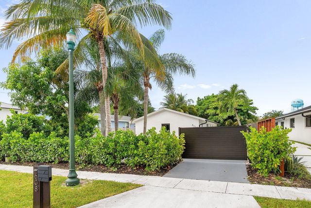 608 SE 2nd Avenue, Delray Beach, FL 33483