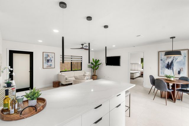 608 SE 2nd Avenue, Delray Beach, FL 33483