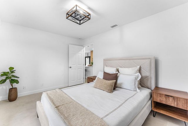608 SE 2nd Avenue, Delray Beach, FL 33483