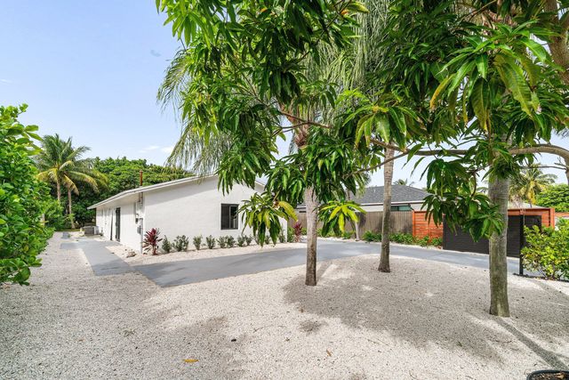 608 SE 2nd Avenue, Delray Beach, FL 33483