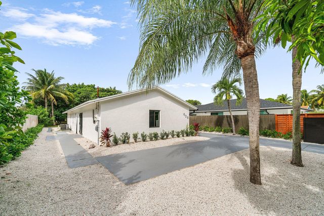 608 SE 2nd Avenue, Delray Beach, FL 33483