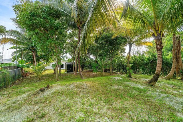 608 SE 2nd Avenue, Delray Beach, FL 33483