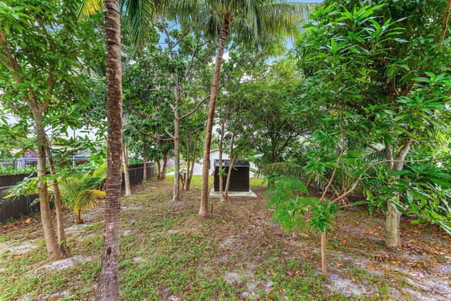 608 SE 2nd Avenue, Delray Beach, FL 33483