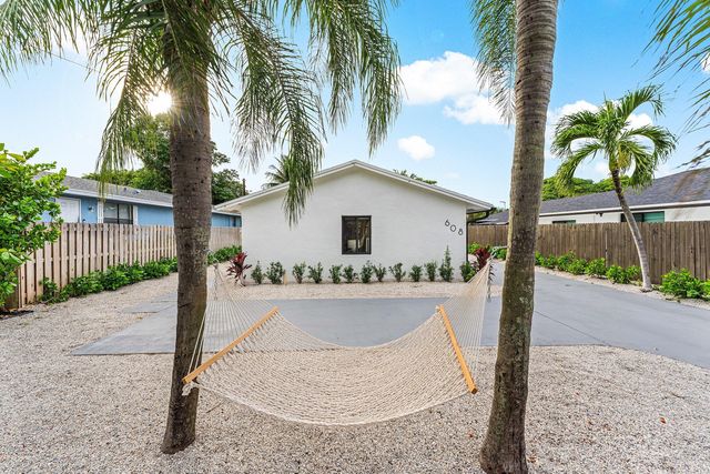 608 SE 2nd Avenue, Delray Beach, FL 33483
