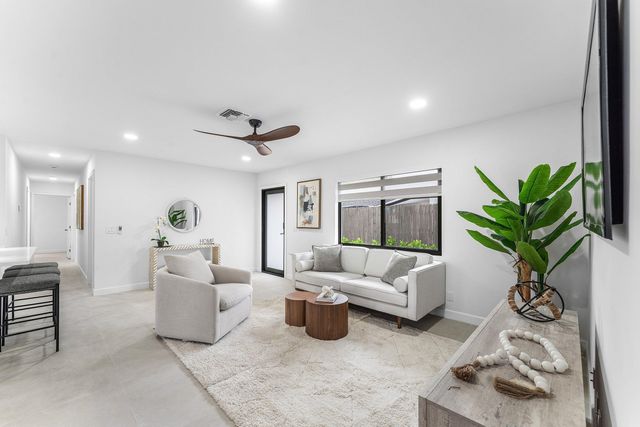 608 SE 2nd Avenue, Delray Beach, FL 33483