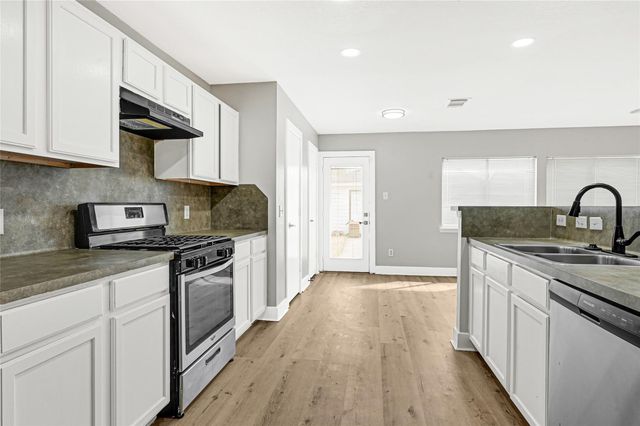 1023 Grassy View Drive, Houston, TX 77073