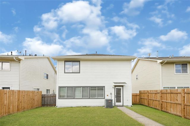 1023 Grassy View Drive, Houston, TX 77073