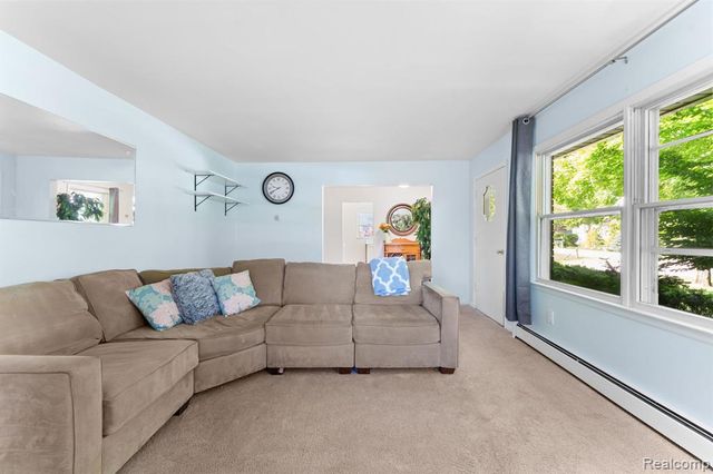 9144 Walnut Drive, Whitmore Lake, MI 48189