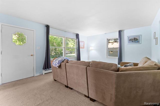 9144 Walnut Drive, Whitmore Lake, MI 48189