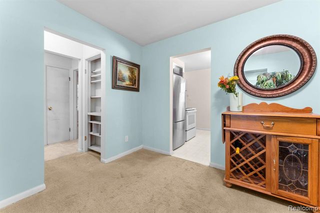 9144 Walnut Drive, Whitmore Lake, MI 48189