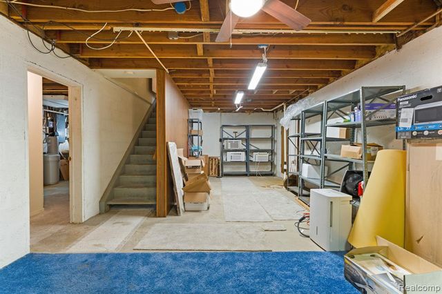 9144 Walnut Drive, Whitmore Lake, MI 48189