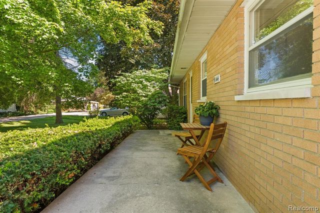 9144 Walnut Drive, Whitmore Lake, MI 48189