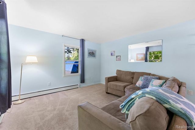 9144 Walnut Drive, Whitmore Lake, MI 48189